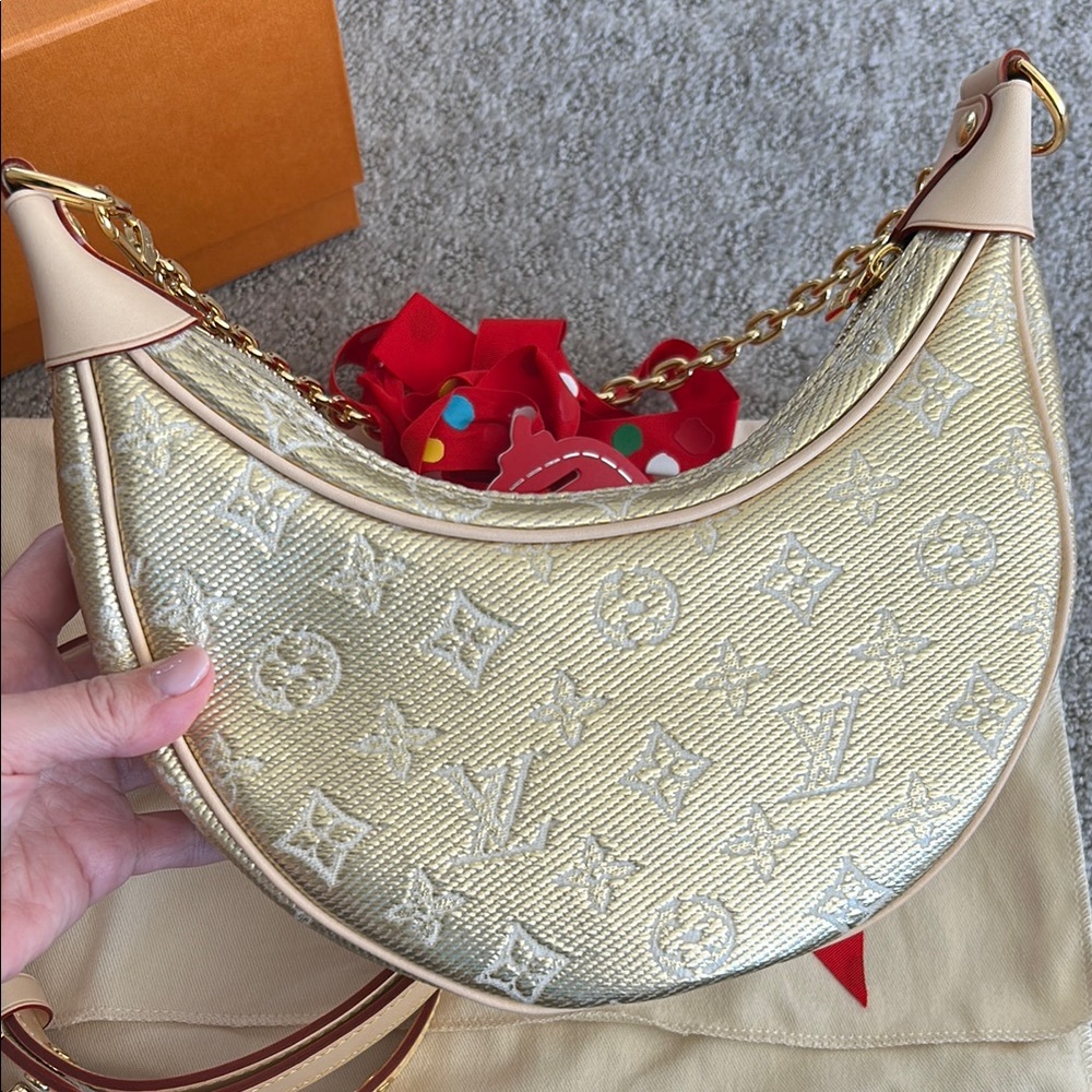 Louis Vuitton Monoglam Loop Bag - Picture 5 of 8